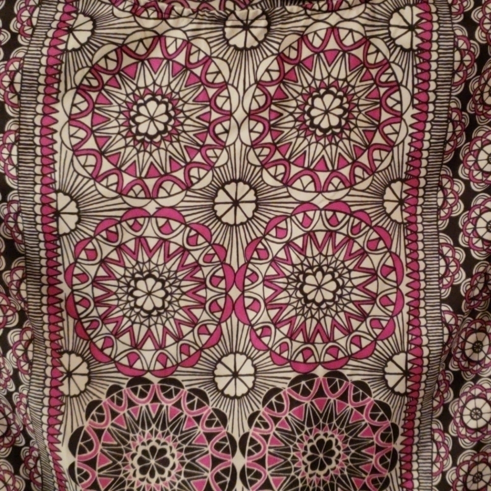 Limited Sleeveless Top - Picture 2 of 7
